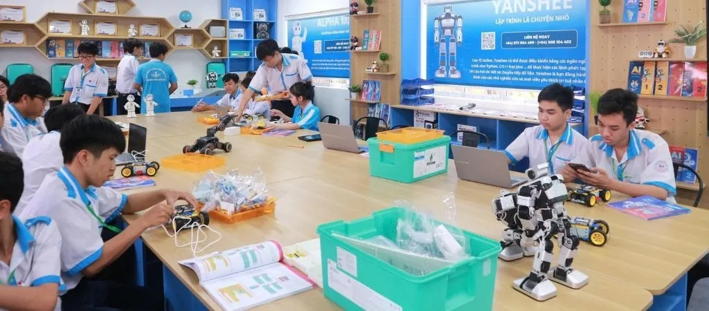 Đơn Vị Triển Khai Phòng STEM: Quy Trình Chuyển Giao & Vận Hành Phòng STEM 3 Phòng học với trang thiết bị và không gian sáng tạo