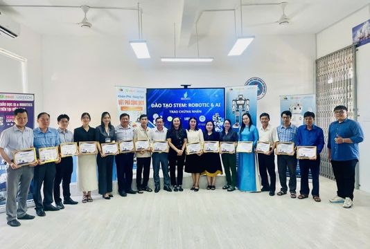 Đào tạo giáo viên và cấp chứng chỉ