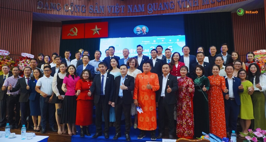 SME VIỆT NAM 2026: DIỄN ĐÀN KINH TẾ TÂY BẮC SÀI GÒN 9 Khoảnh khắc gắn kết giữa CEO Bizmo Lê Ngọc Diễm và cộng đồng doanh nghiệp Tây Bắc Sài Gòn tại sự kiện SME Việt Nam 2026.