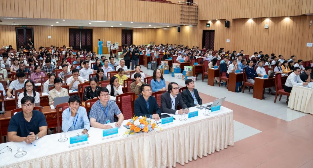 BiZmO Đồng Hành Cùng Sự Kiện Nâng Cao Kỹ Năng Giáo Dục STEM Cho Giáo Viên Khu Vực Nam Bộ 2 Toàn cảnh buổi tập huấn STEM 1