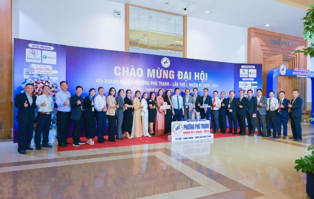 Bizmo Khẳng Định Uy Tín Tại Đại Hội Hội Doanh Nghiệp Phường Phú Thạnh 2026 6 lanh-dao-bizmo-va-dai-bieu-hoi-doanh-nghiep-phu-thanh.jpg