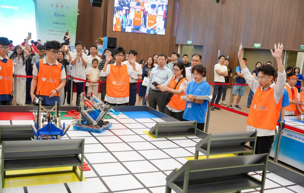 Giải Vô địch Quốc gia STEM, AI và Robotics 2025–2026 4 Khoảnh khắc thi đấu robot tại Vòng Chung kết Giải Vô địch Quốc gia STEM AI và Robotics VSAR 2025–2026